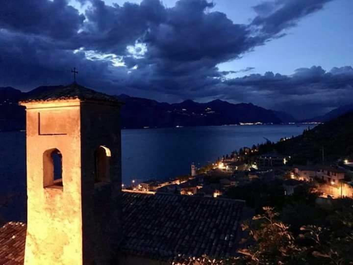 Appartamento Anna Brenzone sul Garda Eksteriør billede